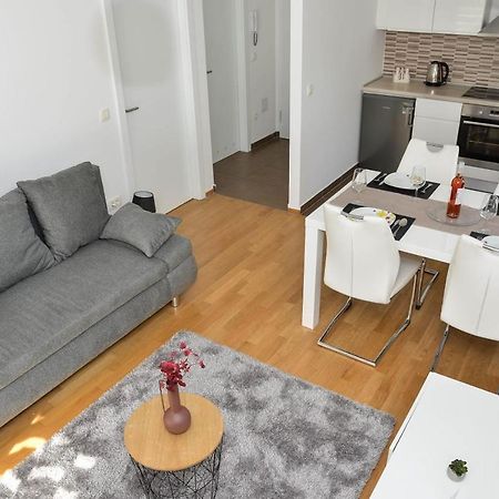 Apartment Leon Sa Privatnim Parkingom Zadar Exteriör bild