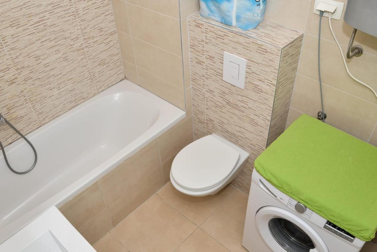 Apartment Leon Sa Privatnim Parkingom Zadar Exteriör bild