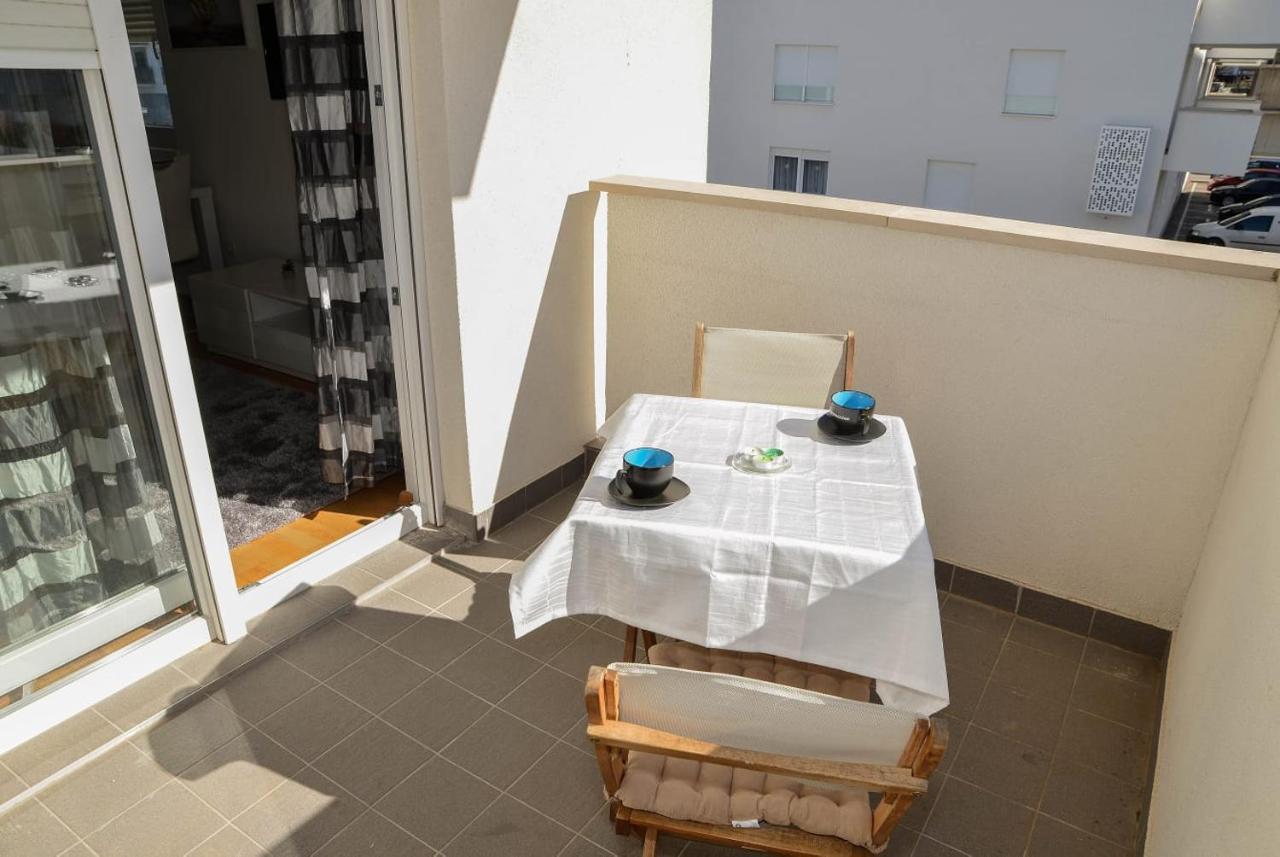 Apartment Leon Sa Privatnim Parkingom Zadar Exteriör bild