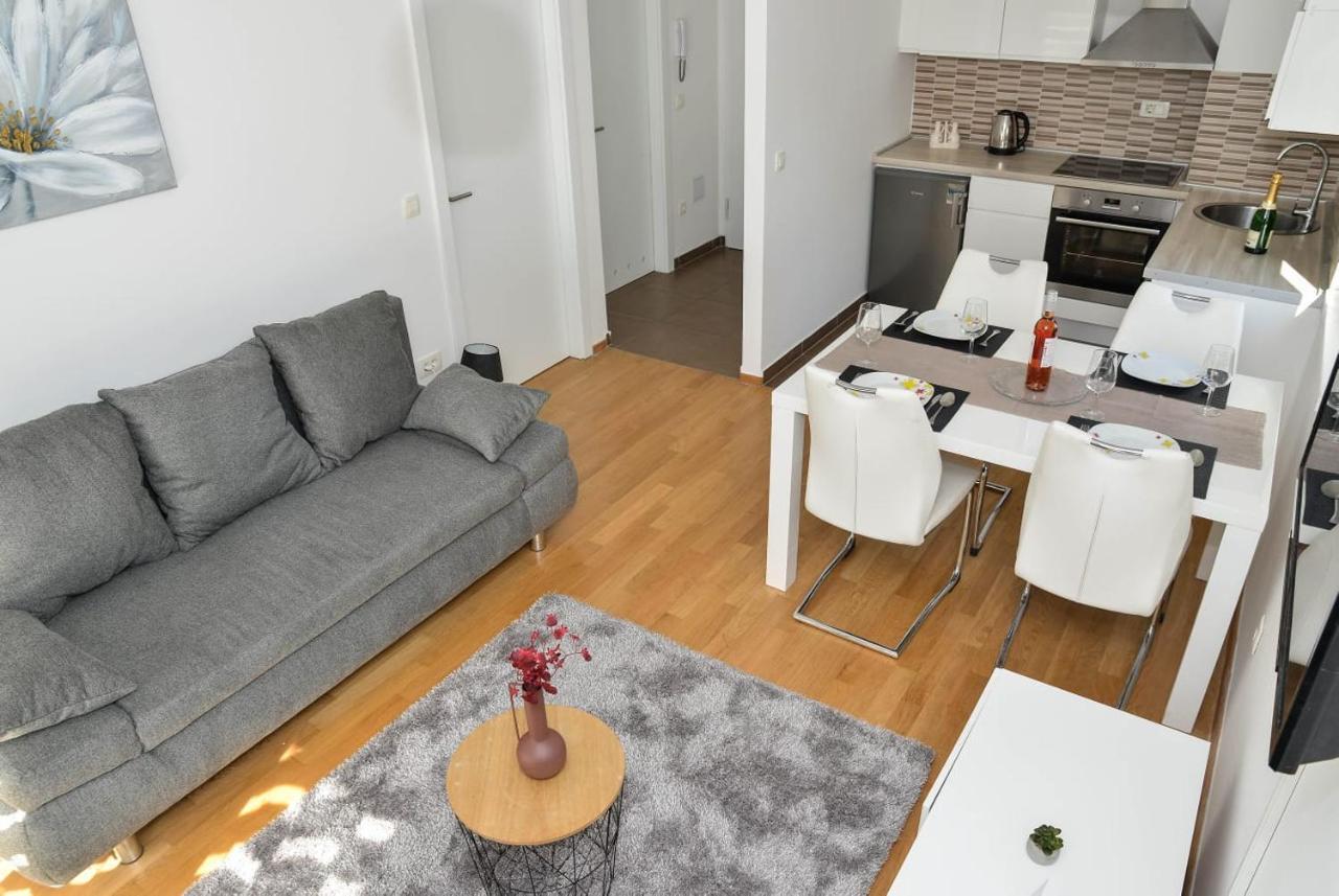 Apartment Leon Sa Privatnim Parkingom Zadar Exteriör bild