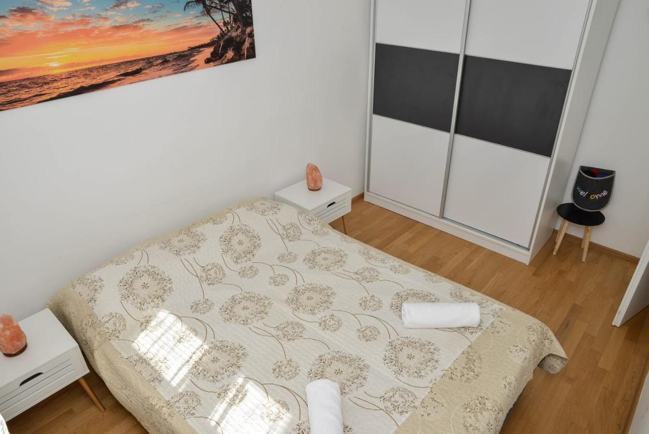 Apartment Leon Sa Privatnim Parkingom Zadar Exteriör bild